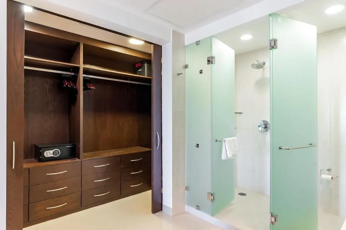 Luxury Ocean View Condo In Mareazul Beach Front - Almajuma House Playa del Carmen 0*,  Mexico